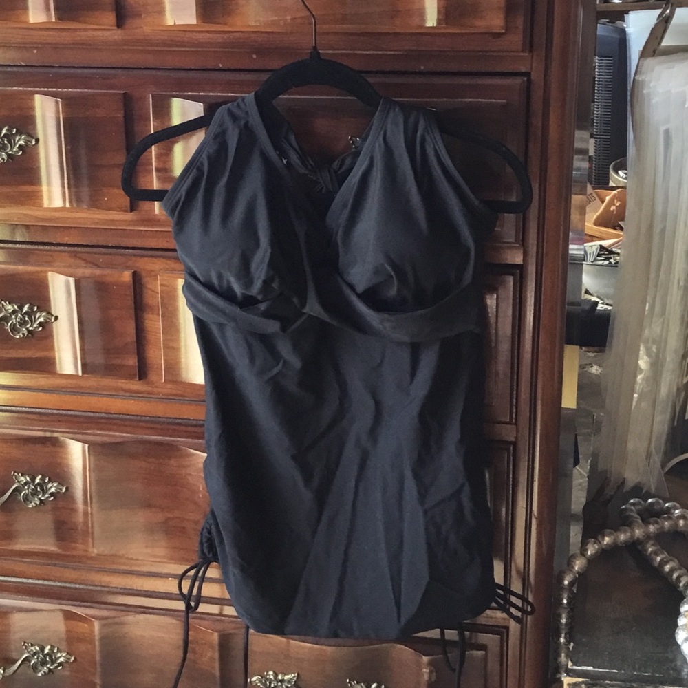 Black Sleeveless Dress